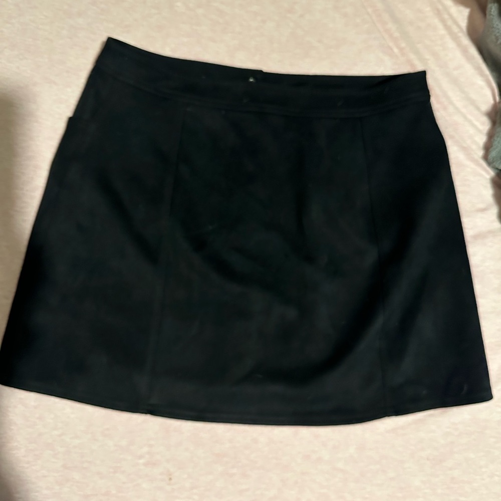 Express Faux Suede button up skirt size M black - Picture 2 of 3